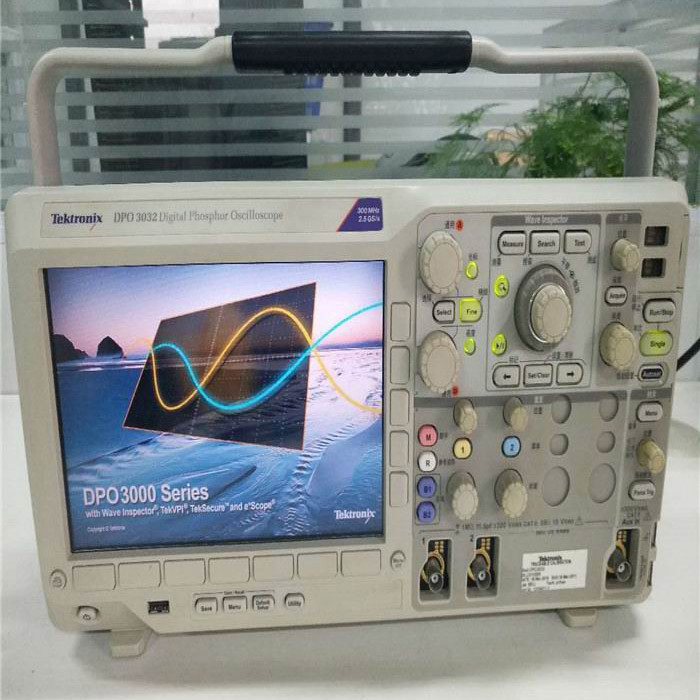 Tektronix DPO3032 ӫʾ